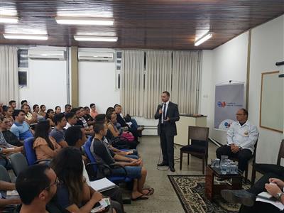 Foto da Notícia: Alunos de Direito de VG lotam auditório por palestra sobre 'mero aborrecimento' 